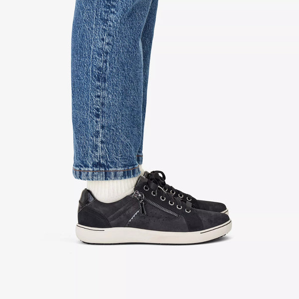 Clarks Nalle Zen (Black Interest) - Women's