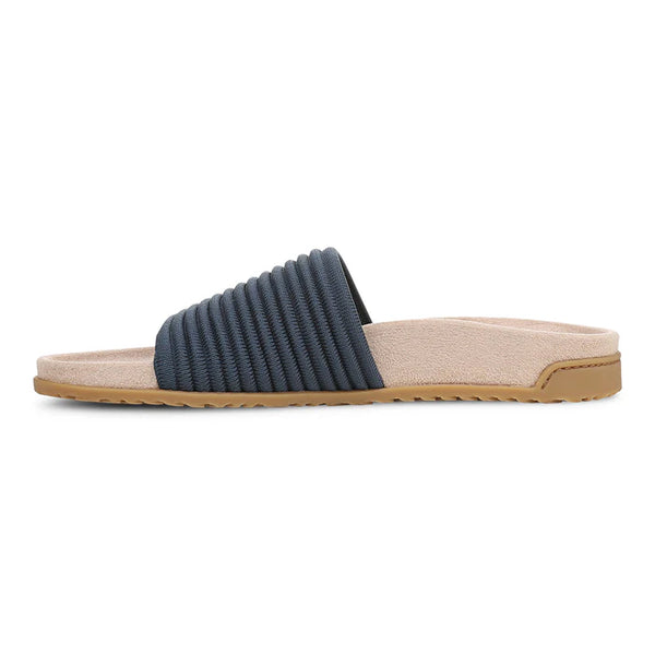 Vionic Evie Knit (Denim) - Women's