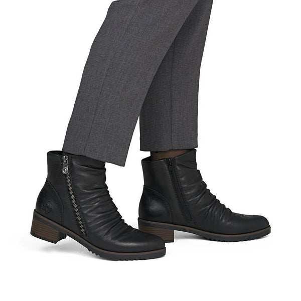 Rieker Y0556-00 (Black) - Women's